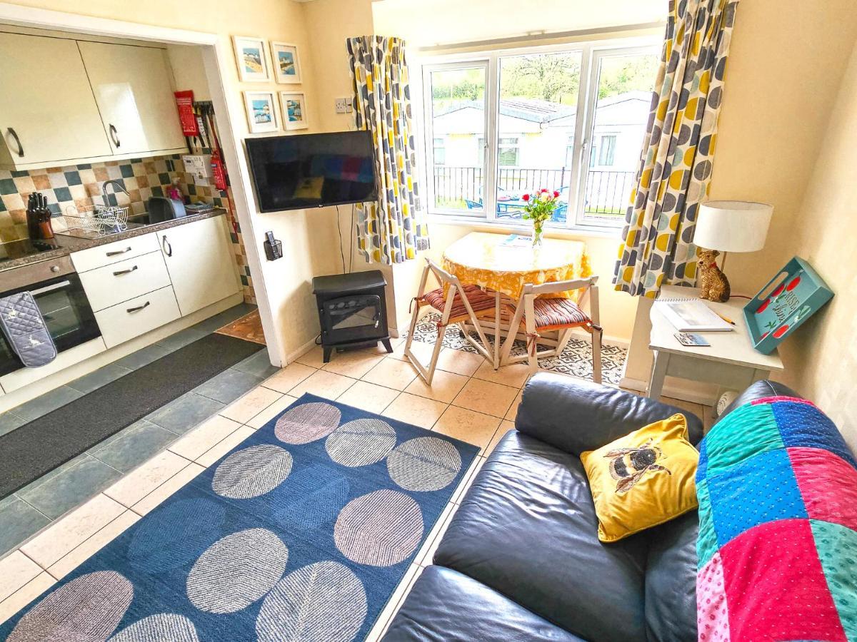 Dart Haven - Cheerful Holiday Bungalow In Galmpton Екстер'єр фото