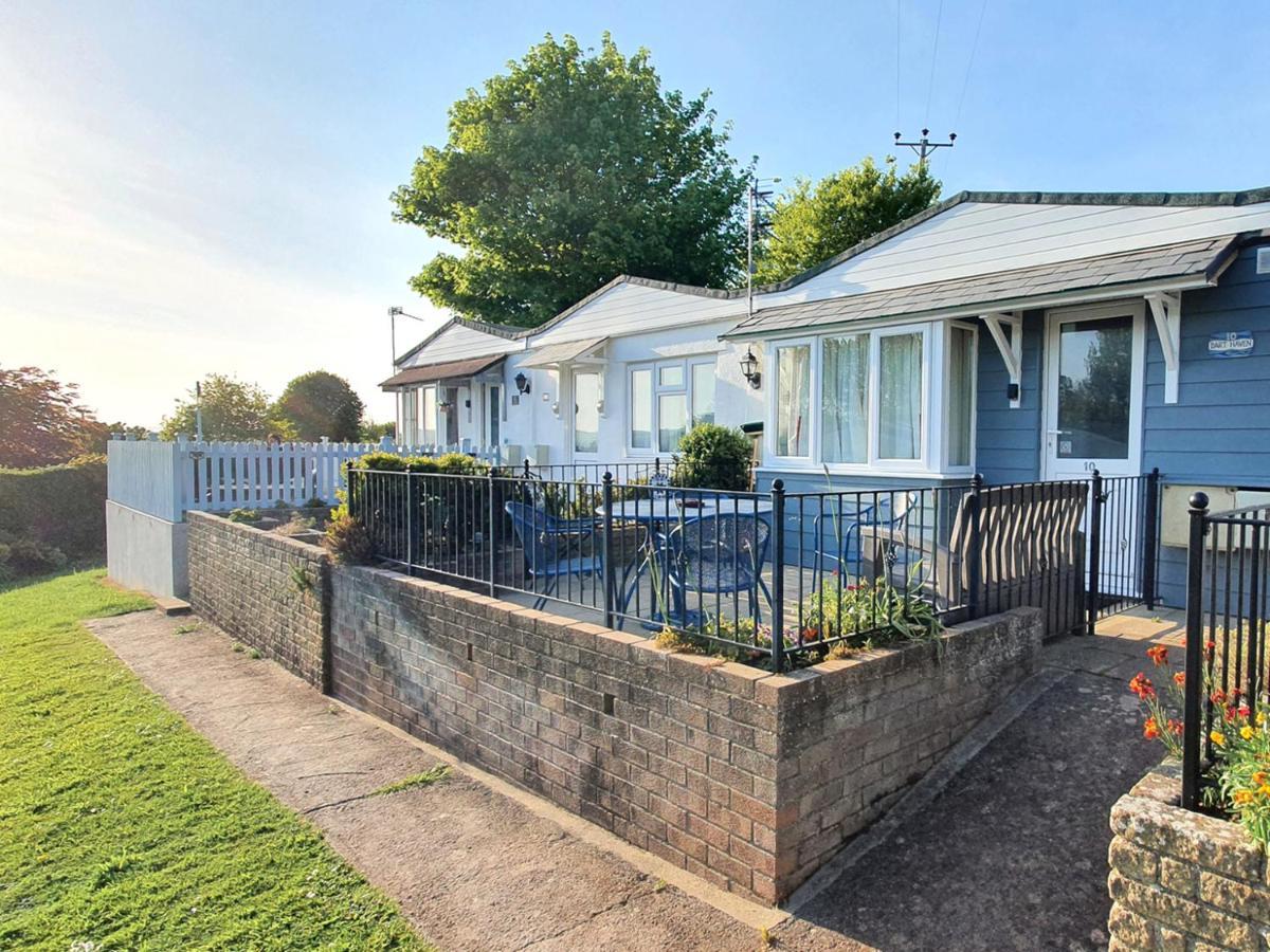 Dart Haven - Cheerful Holiday Bungalow In Galmpton Екстер'єр фото
